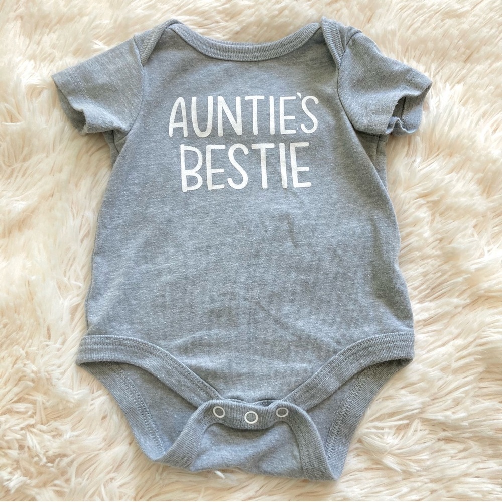Cat & Jack Auntie’s Bestie Grey Onesie size Newborn